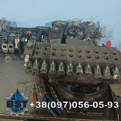 Ремонт гідророзподільника автокрана Demag